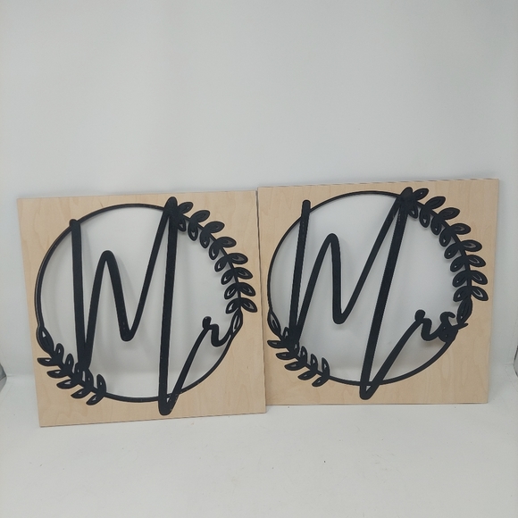 Mr. and Mrs. Black Wooden Round Signs Wedding Decor Laurel Hoop Cursive - Picture 2 of 5